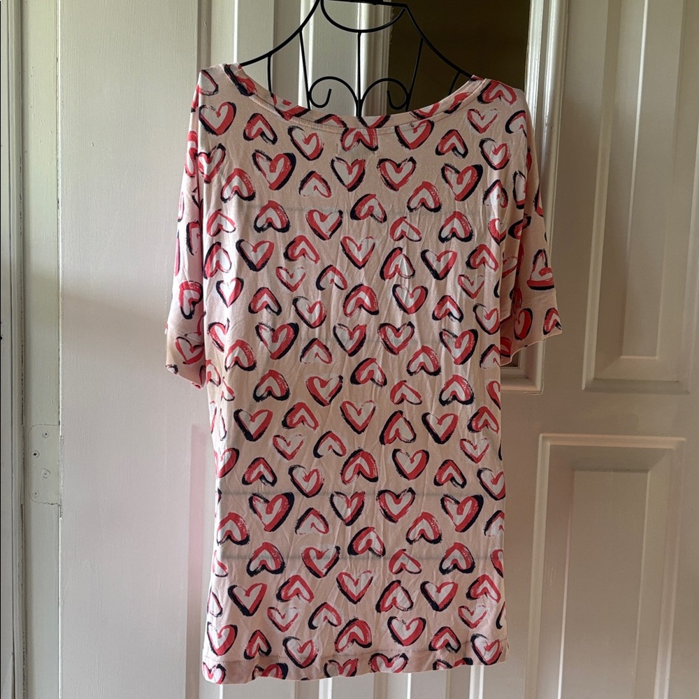 Vera Bradley Pink and Red Heart Short Sleeve Top NEW W TAGS - Picture 2 of 5